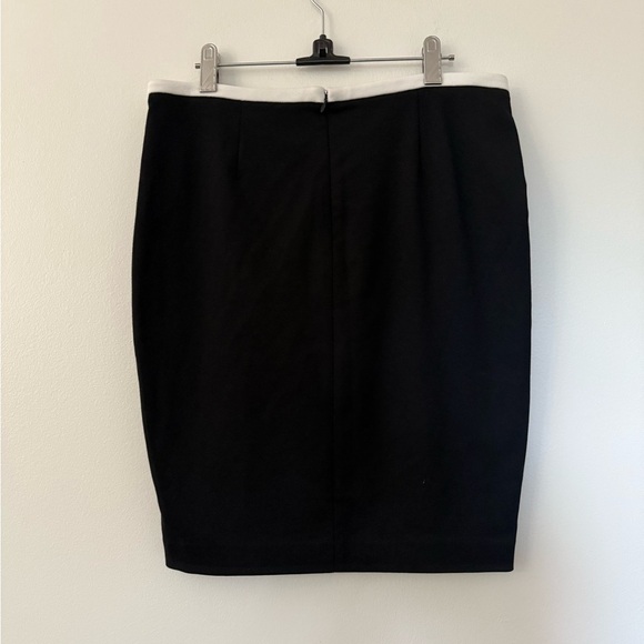 MICHAEL Michael Kors Black Knit Pencil Skirt with White Zippers and Trim - Picture 7 of 7
